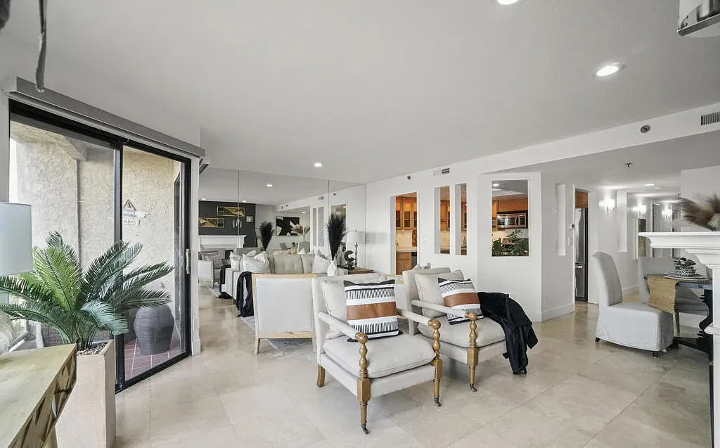 1230 East Ocean Boulevard, Unit 102, Long Beach_01