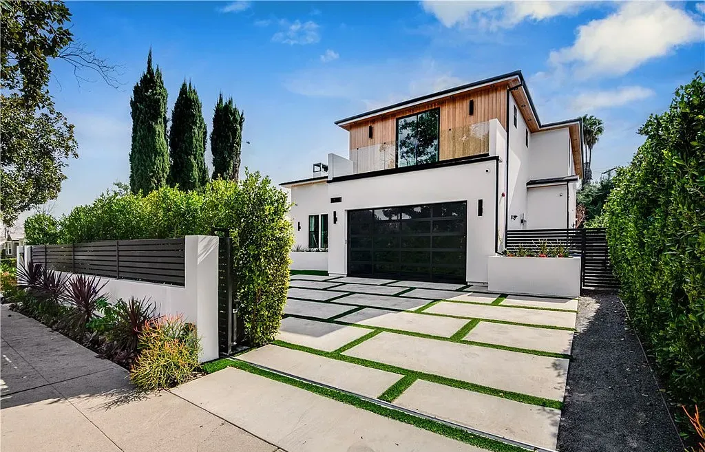 16706 Magnolia Boulevard, Encino_01