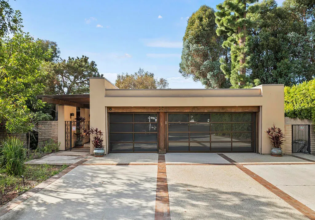17424 Cumpston St. Encino_01