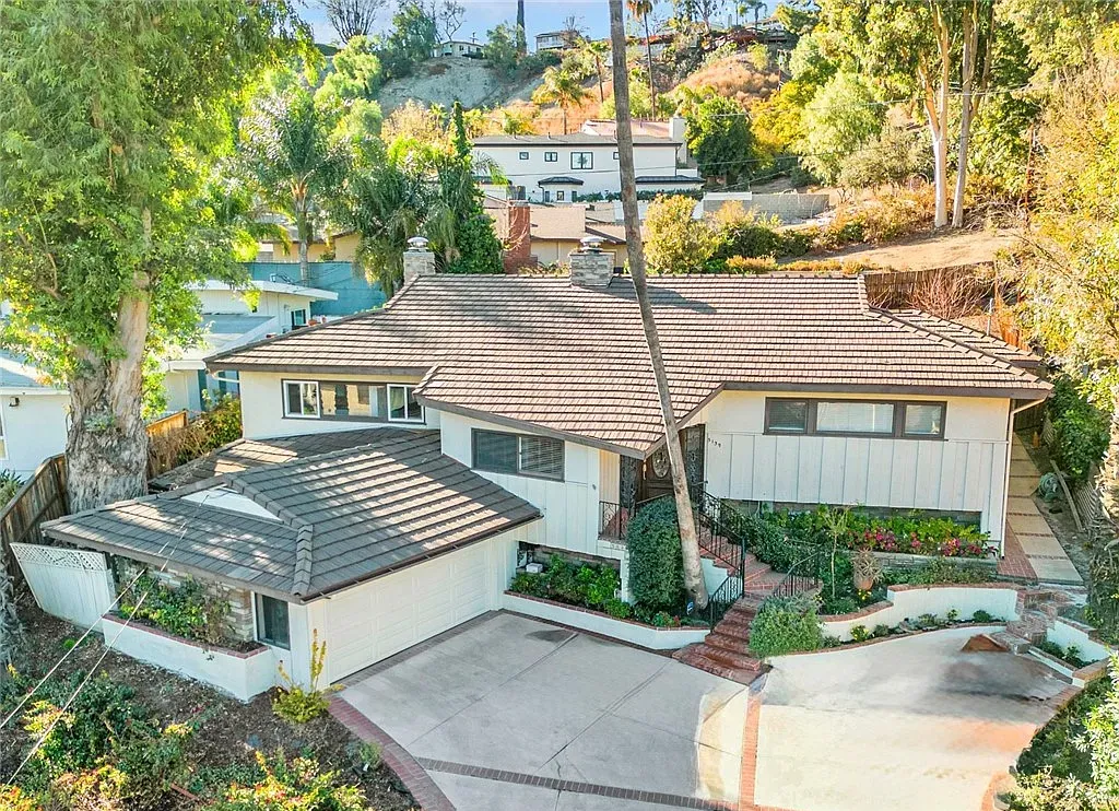 5139 San Feliciano Drive, Woodland Hills_01