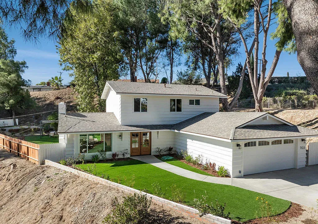7123 Salisbury Road, West Hills_01
