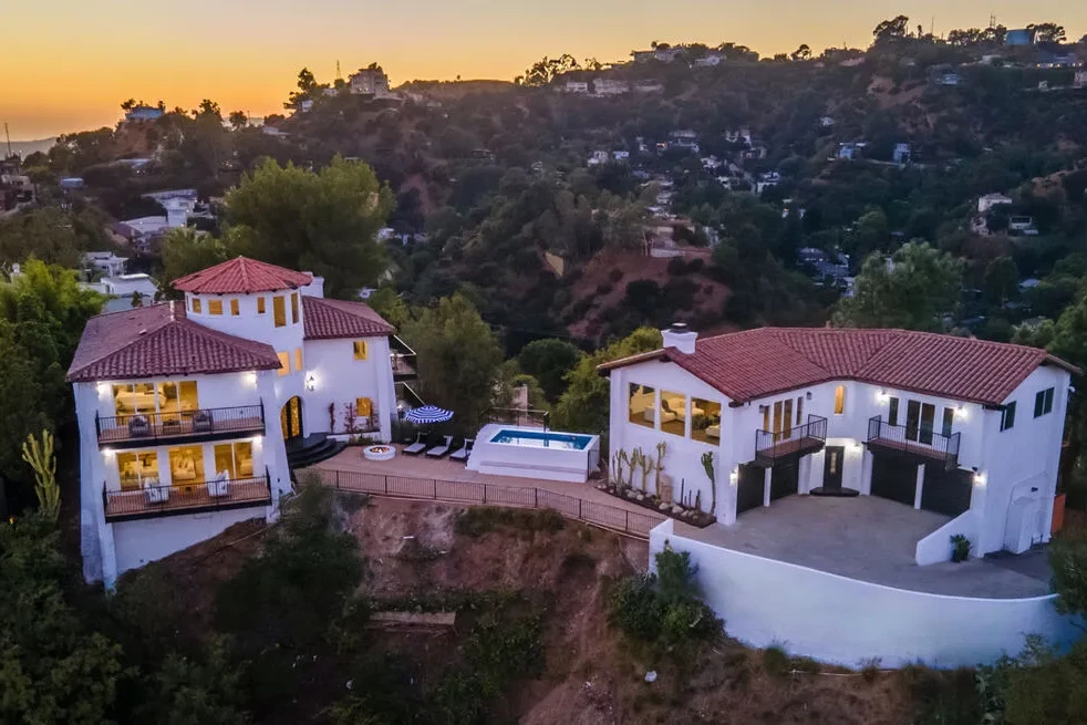 8300 Grand View Dr. Los Angeles_01