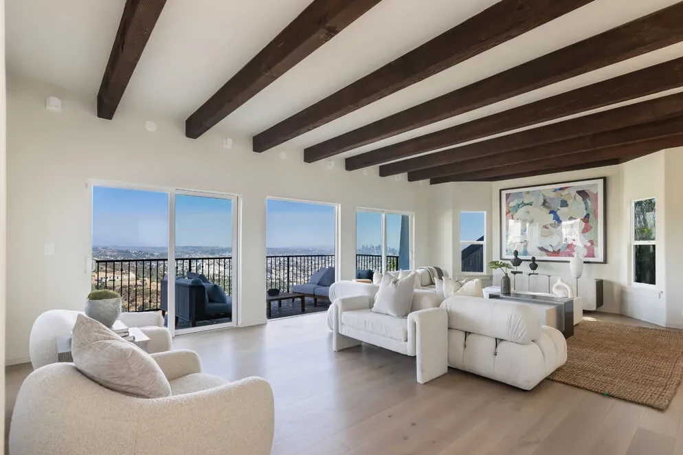 8300 Grand View Dr. Los Angeles_02
