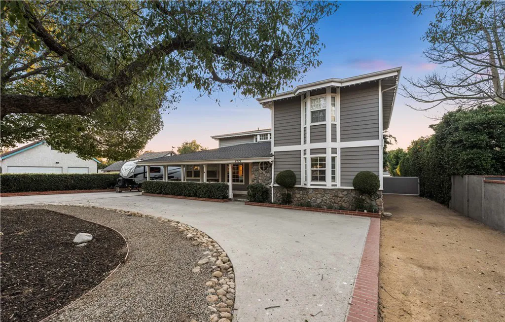9729 Helen Avenue, Sunland_01