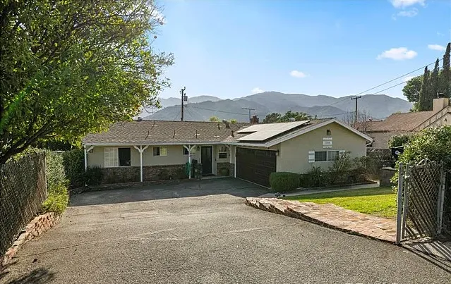 3104 Altura Avenue, La Crescenta_01