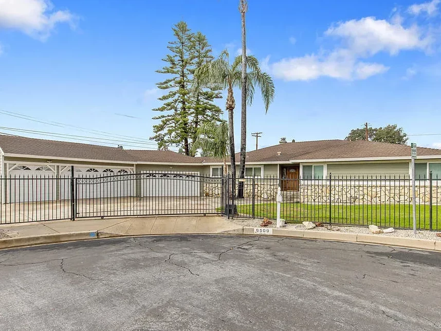 9509 Jellico Avenue, Northridge_01