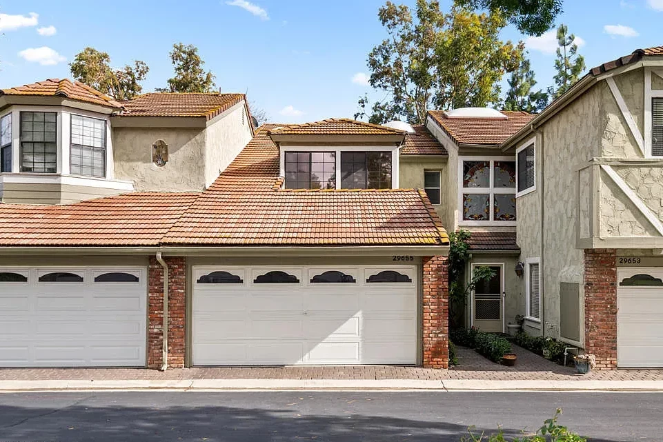 29655 Strawberry Hill Drive, Agoura Hills_01