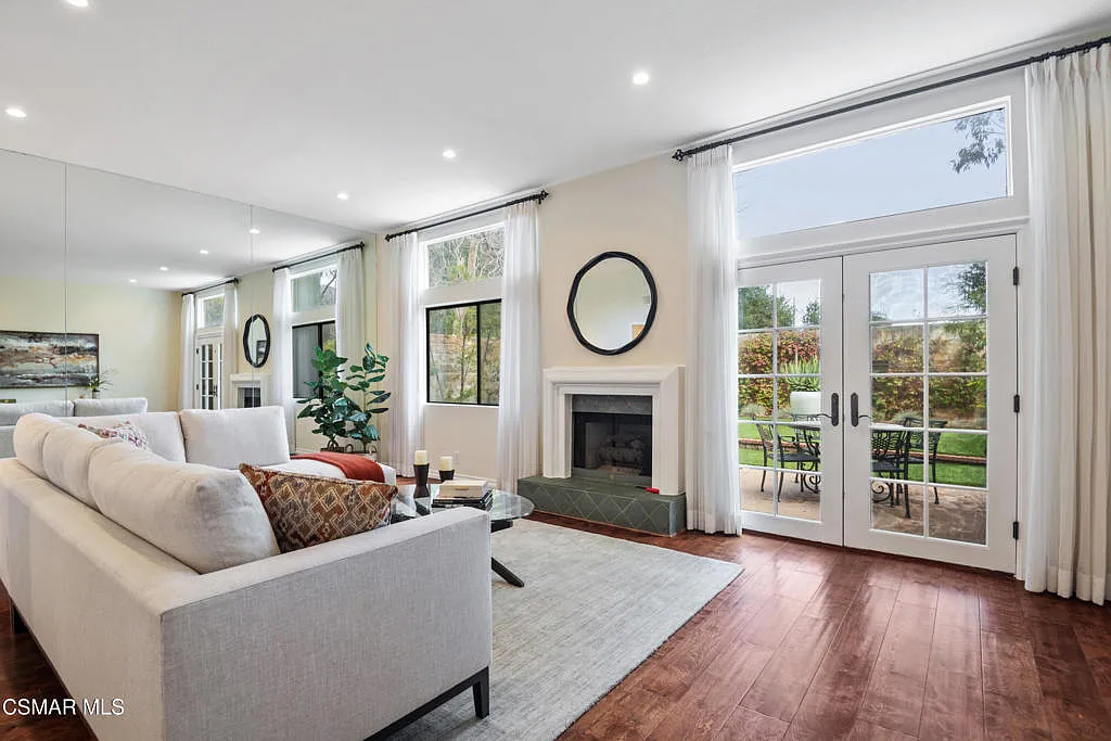 29655 Strawberry Hill Drive, Agoura Hills_02