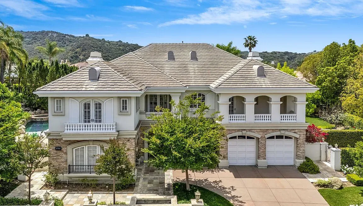 3759 Winford Drive, Mulholland Park_01