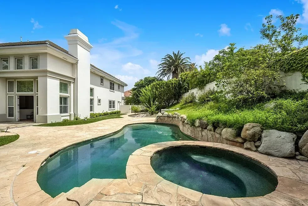 3759 Winford Drive, Mulholland Park_04
