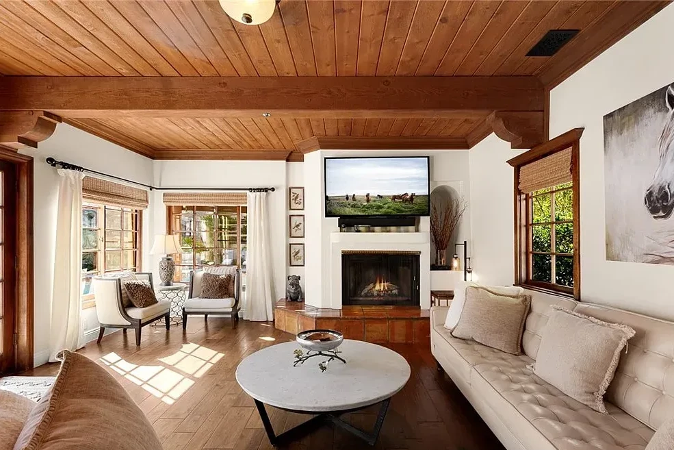 9 Maverick Lane, Bell Canyon_02