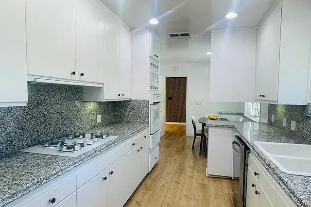 4736 Zelzah Avenue, Encino_03