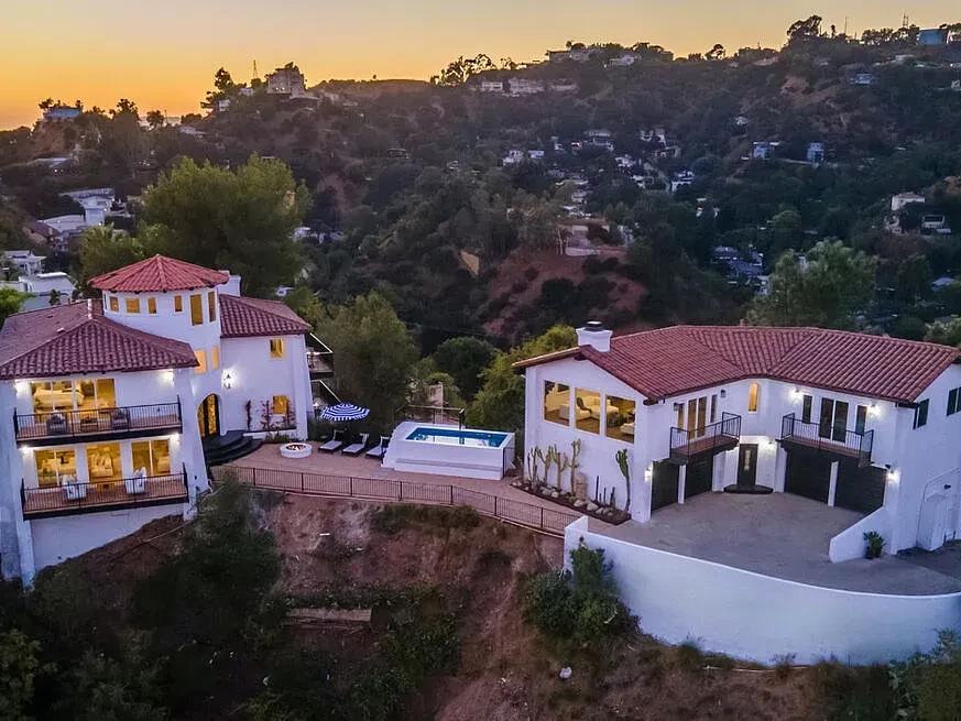8300 Grand View Drive, Los Angeles_01