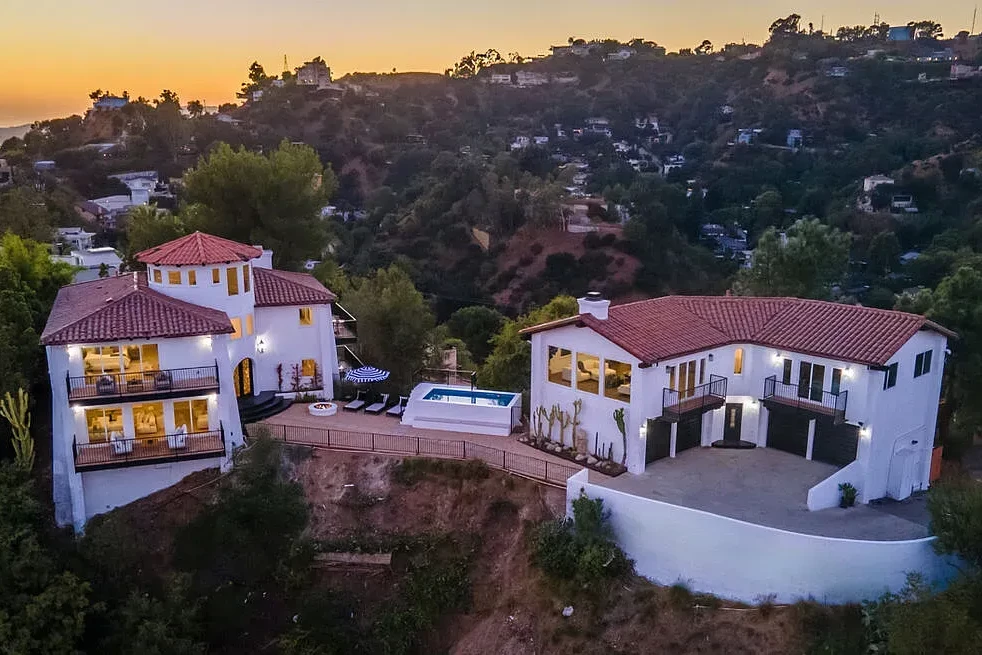 8300 Grand View Drive, Los Angeles_01
