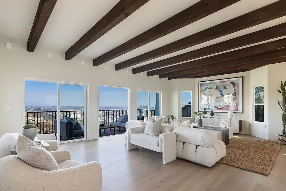 8300 Grand View Drive, Los Angeles_02