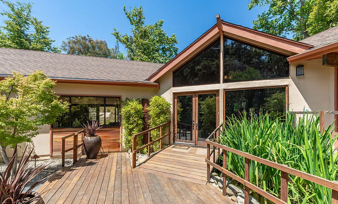 1064 Meadows End Drive, Calabasas_01