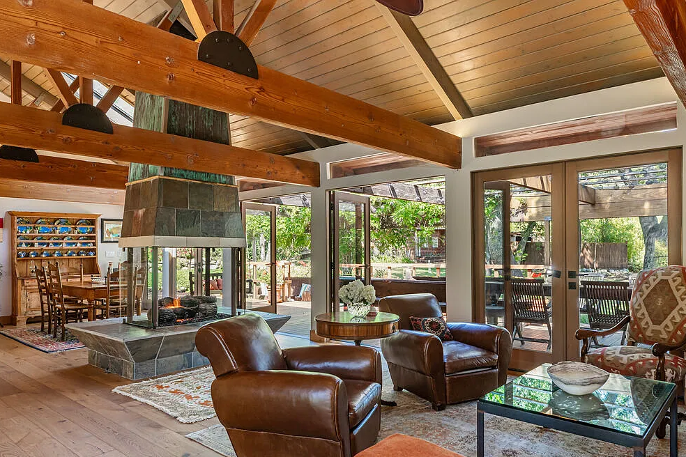 1064 Meadows End Drive, Calabasas_02