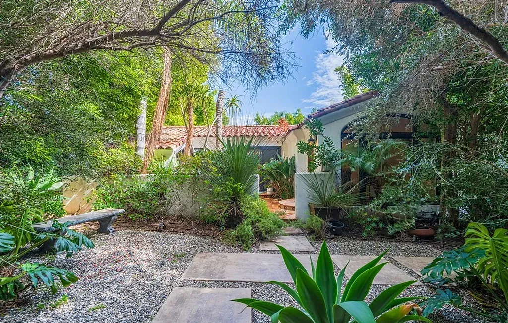 1240 North Olive Drive, West Hollywood