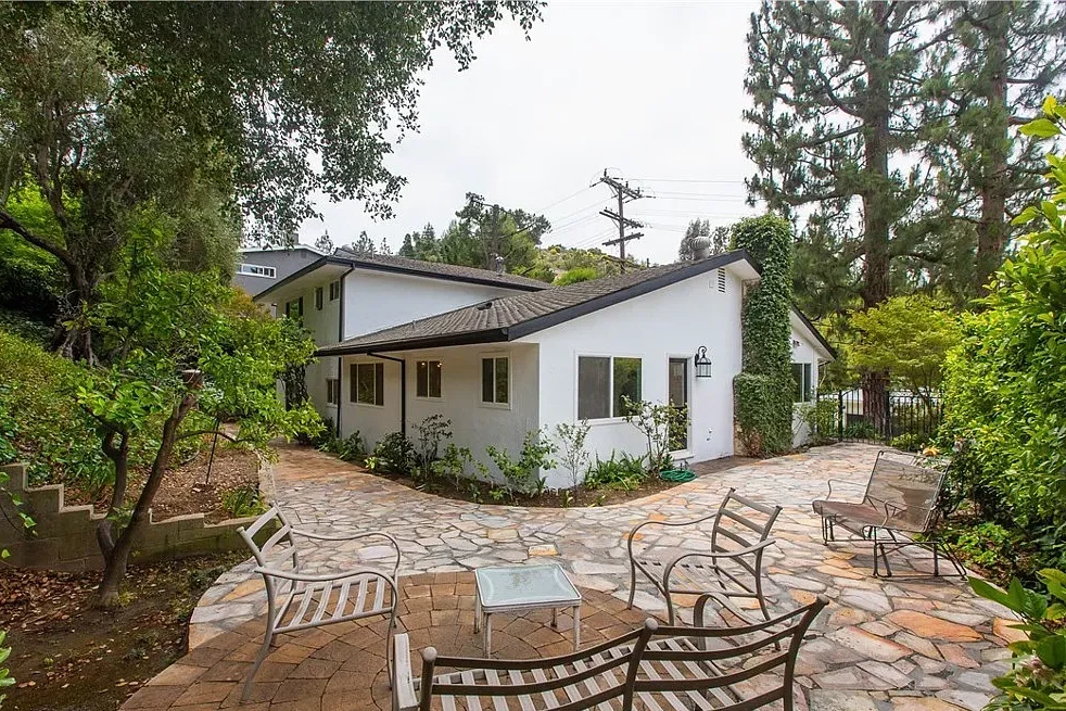 14879 Jadestone Drive, Sherman Oaks_04