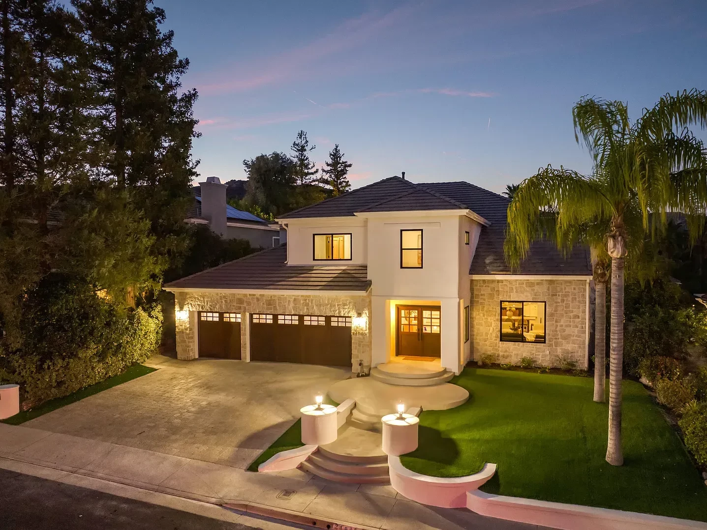 24005 Clarington Drive, West Hills_01