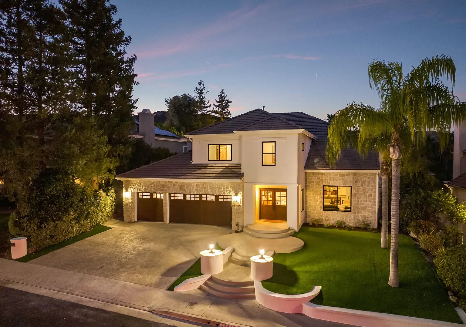 24005 Clarington Drive, West Hills_01