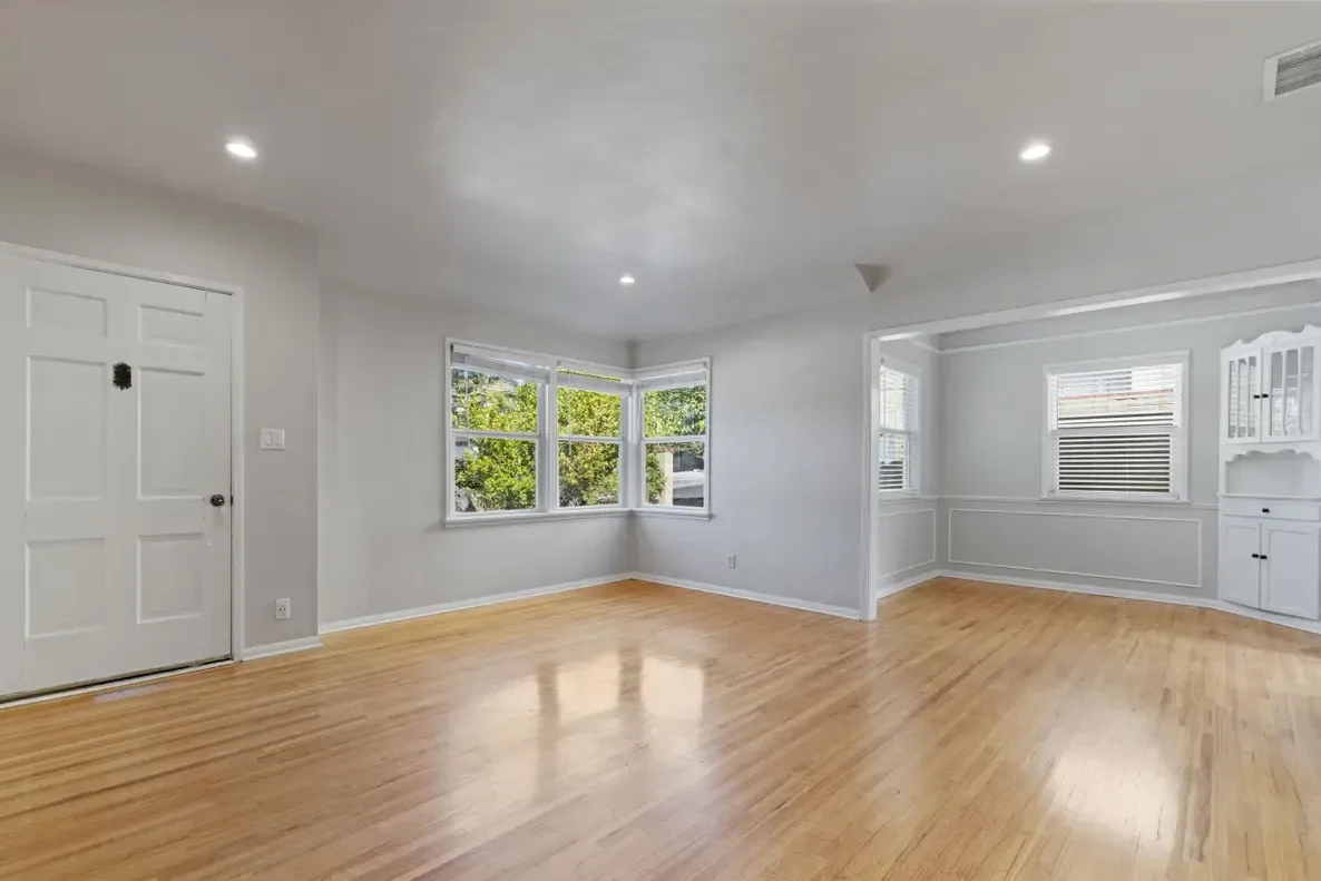 4326 Briggs Avenue, Montrose_02