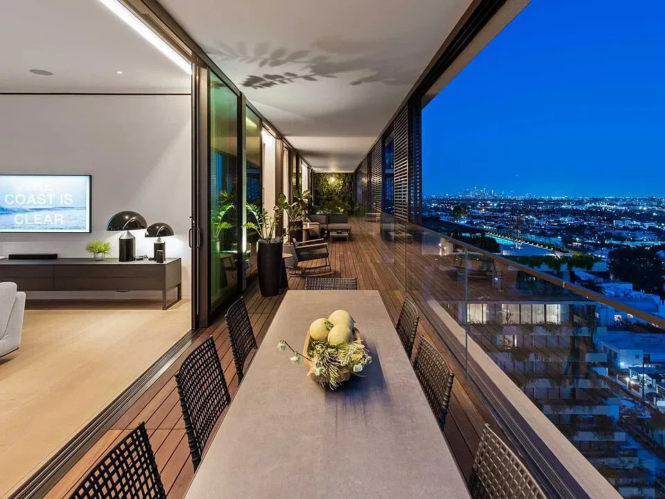 9040 West Sunset Boulevard, Unit 1201, West Hollywood_02 copy