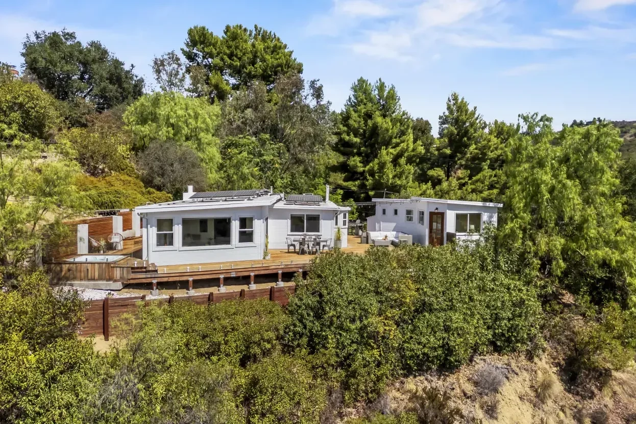 2016 Mount Prospect Drive, Topanga_01