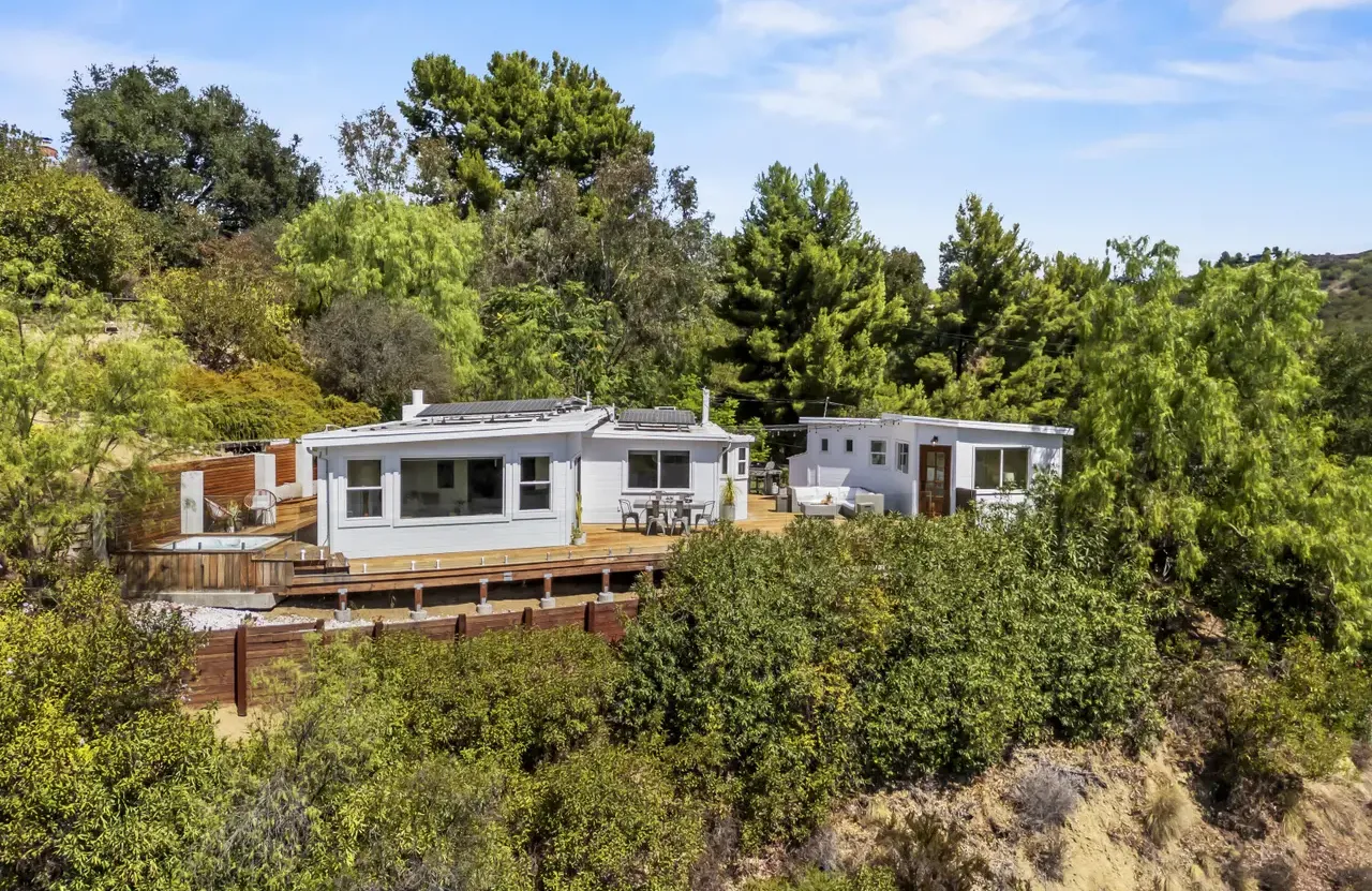 2016 Mount Prospect Drive, Topanga_01