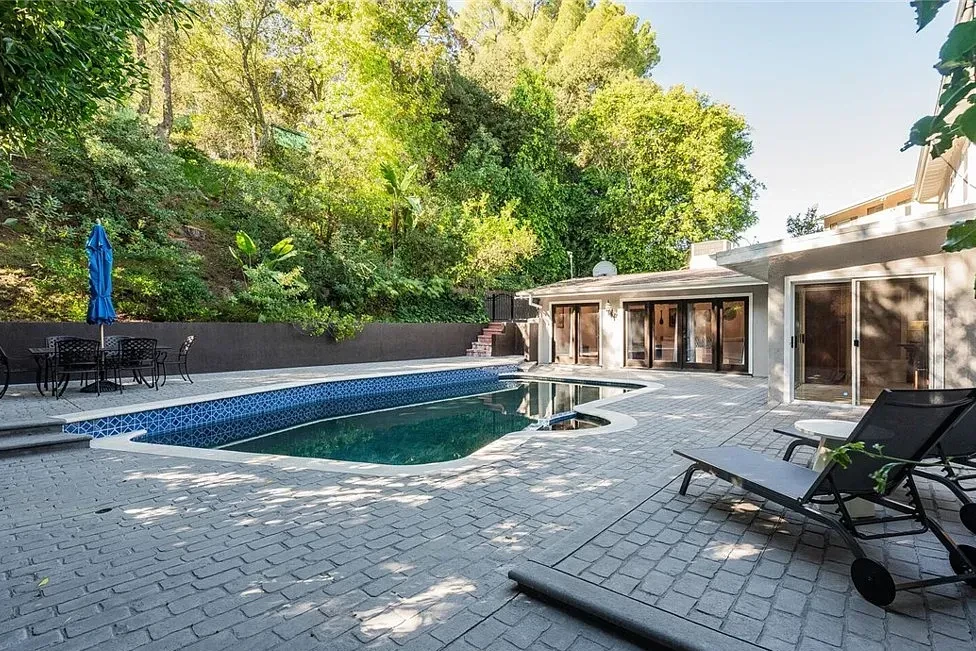 3325 Alginet Drive, Encino_04