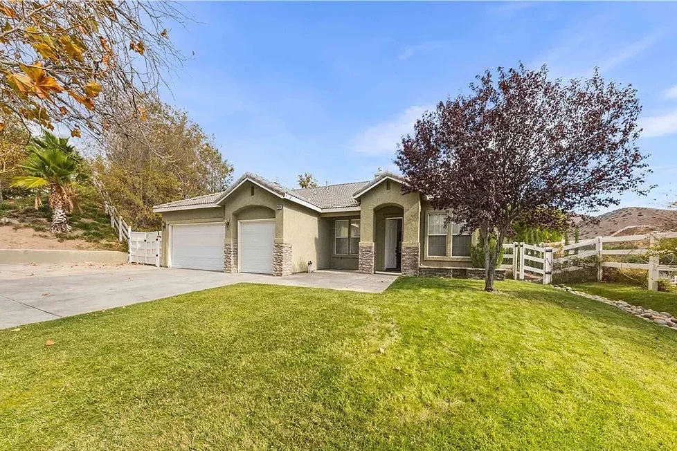 34314 Desert Road, Acton_01