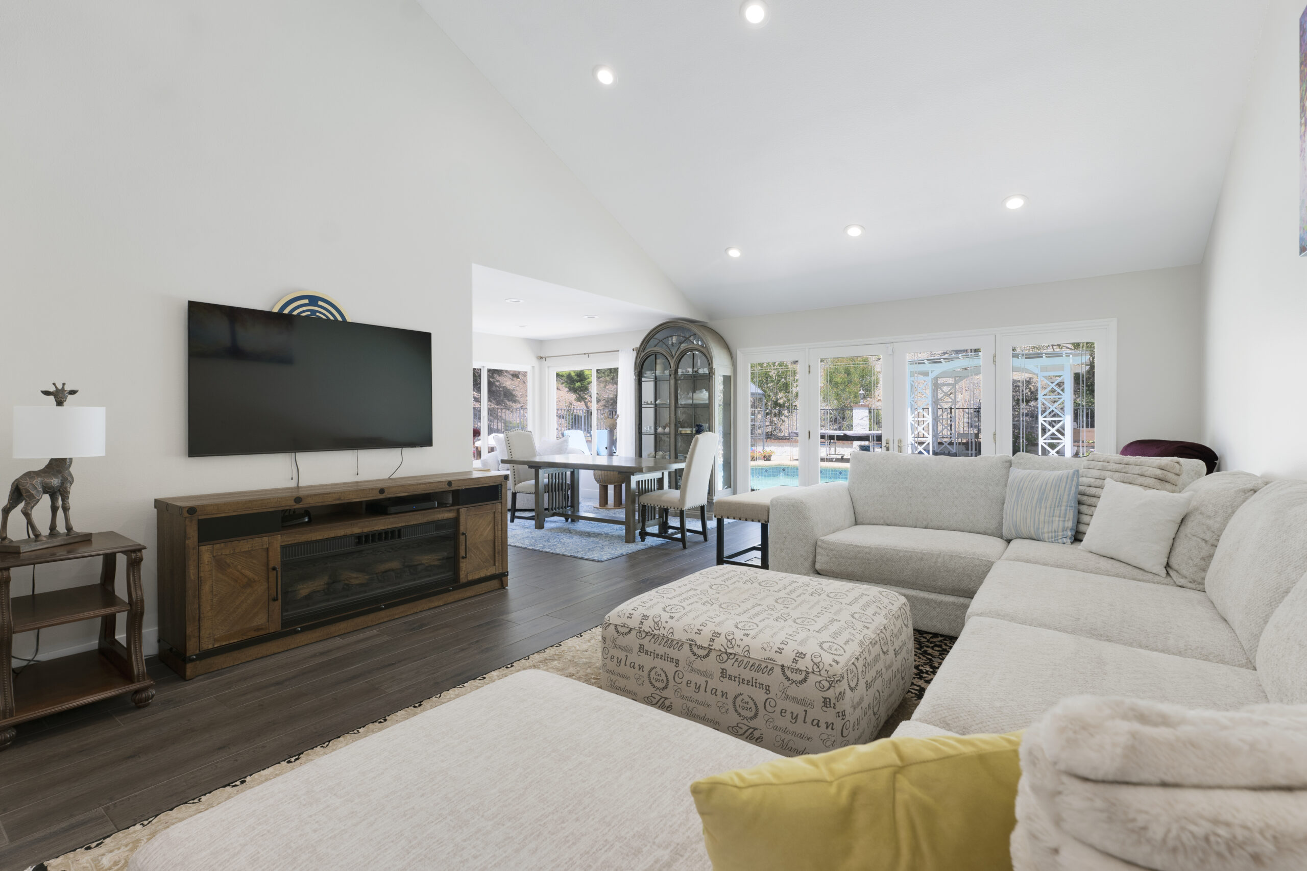 1616 Valecroft Ave, Westlake Village_02