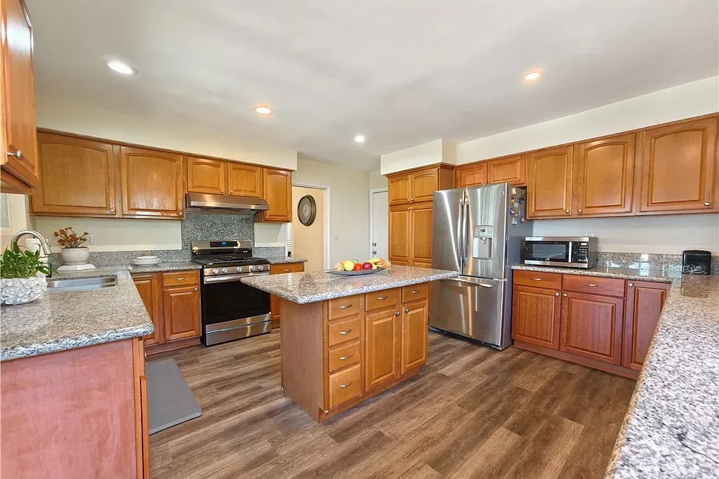 660 S Bradshawe Ave, Monterey Park_03